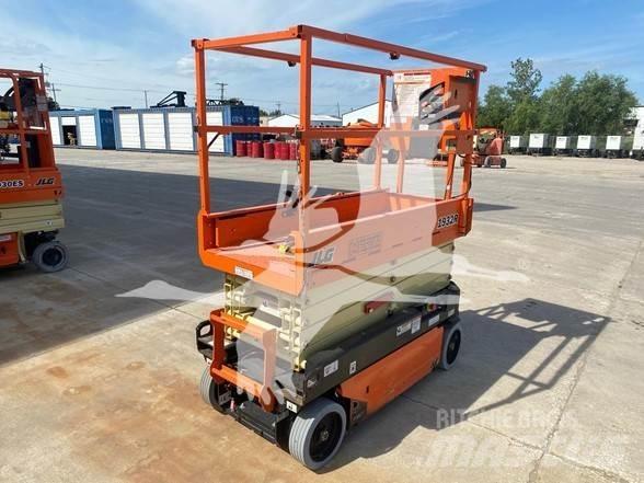JLG 1932R Ножничные подъемники