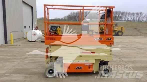 JLG 2632ES Ножничные подъемники