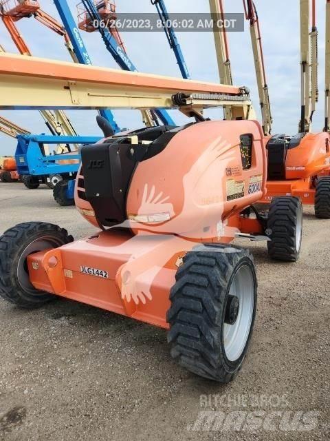 JLG 600AJ Коленчатые подъемники