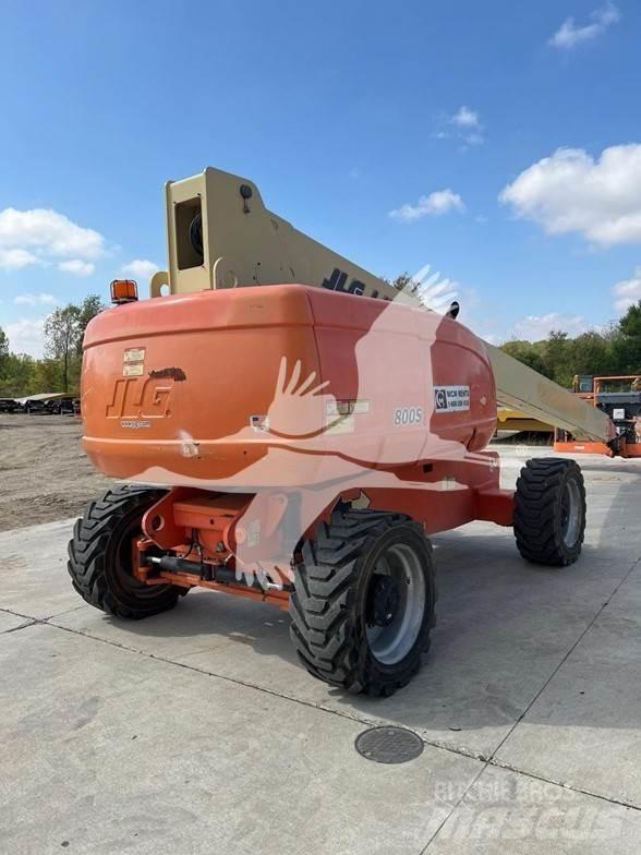 JLG 800S Телескопические подъемники