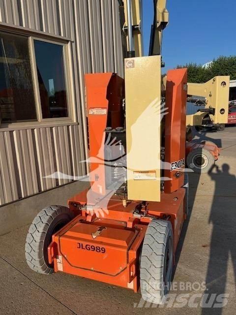 JLG E300AJP Коленчатые подъемники