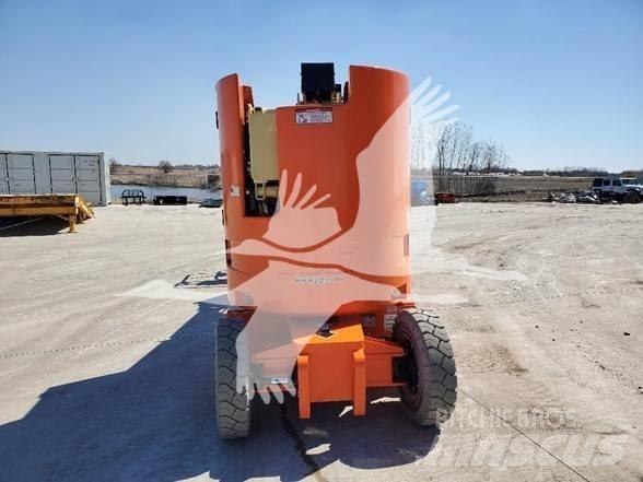 JLG E300AJP Коленчатые подъемники