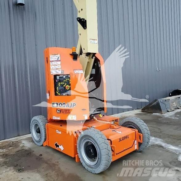 JLG E300AJP Коленчатые подъемники