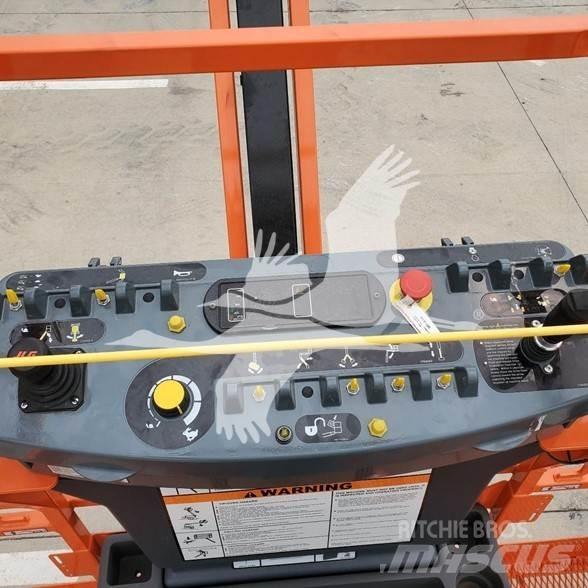 JLG EC600SJP Телескопические подъемники