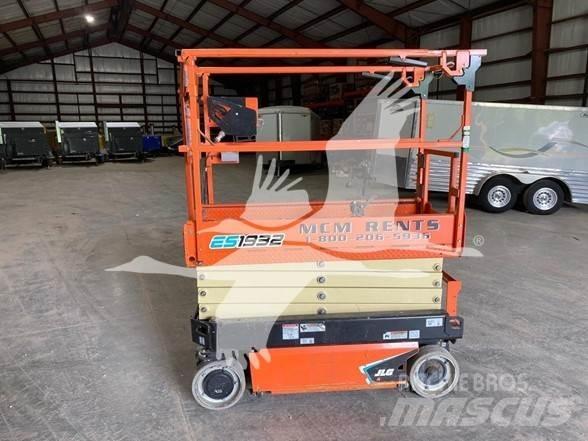 JLG ES1932 Ножничные подъемники
