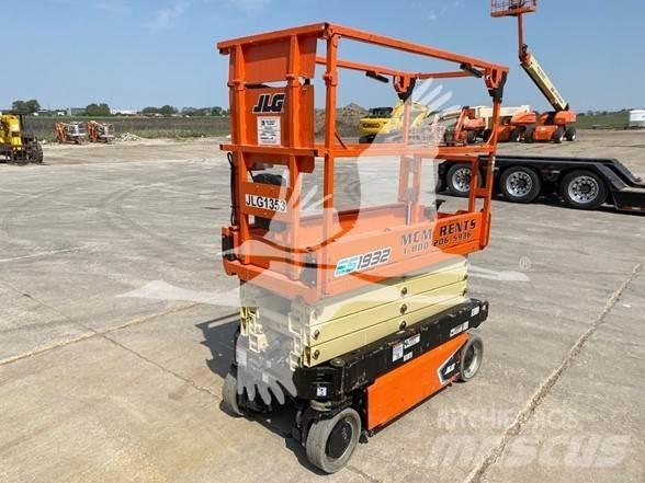 JLG ES1932 Ножничные подъемники