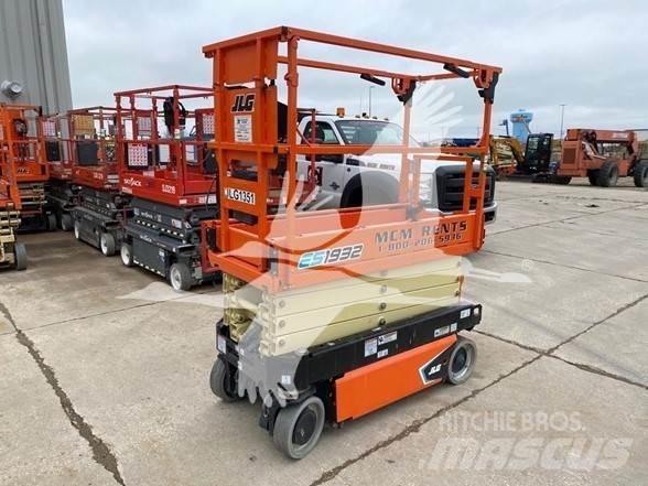 JLG ES1932 Ножничные подъемники