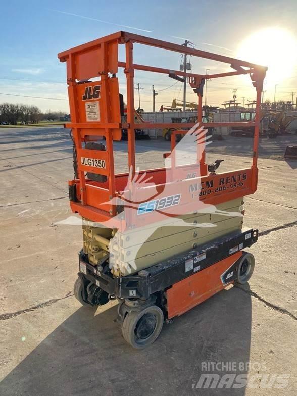 JLG ES1932 Ножничные подъемники