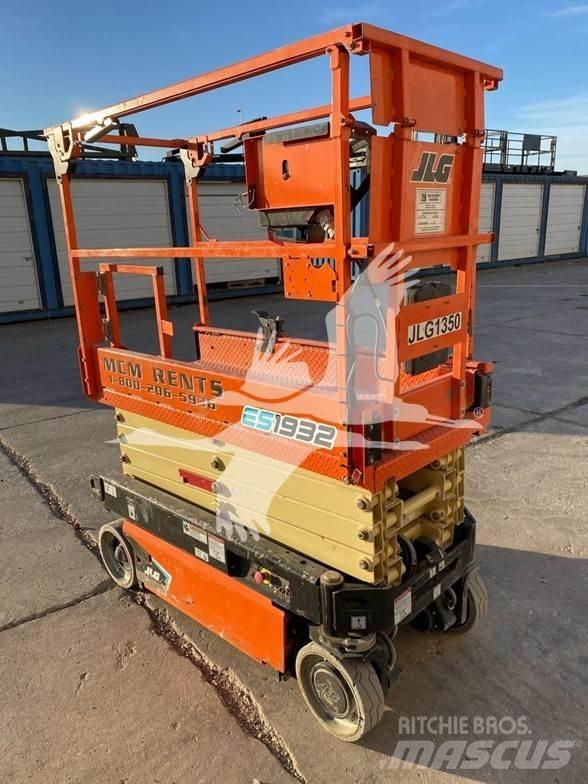 JLG ES1932 Ножничные подъемники