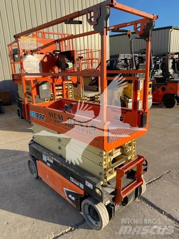 JLG ES1932 Ножничные подъемники