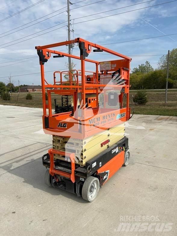 JLG ES1932 Ножничные подъемники