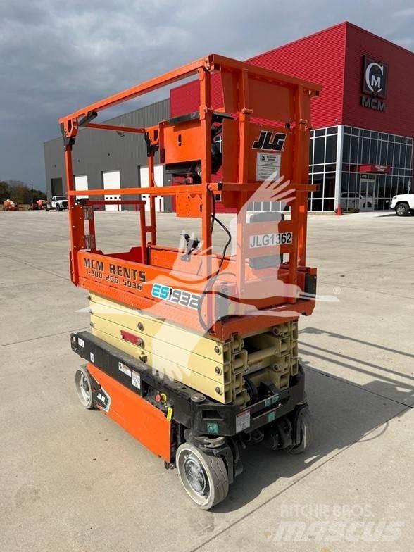JLG ES1932 Ножничные подъемники