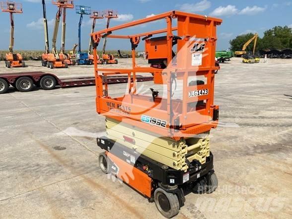JLG ES1932 Ножничные подъемники