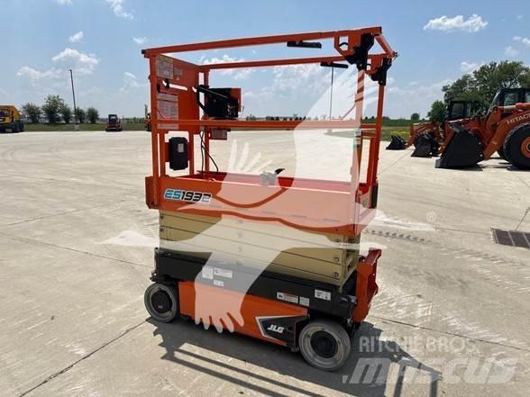 JLG ES1932 Ножничные подъемники