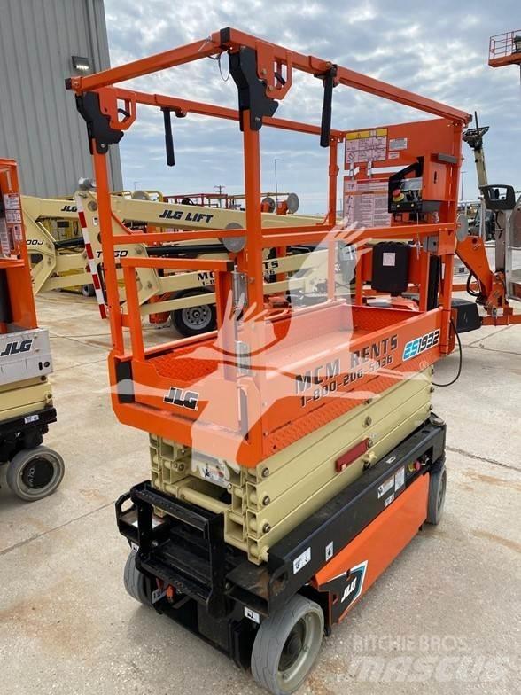 JLG ES1932 Ножничные подъемники