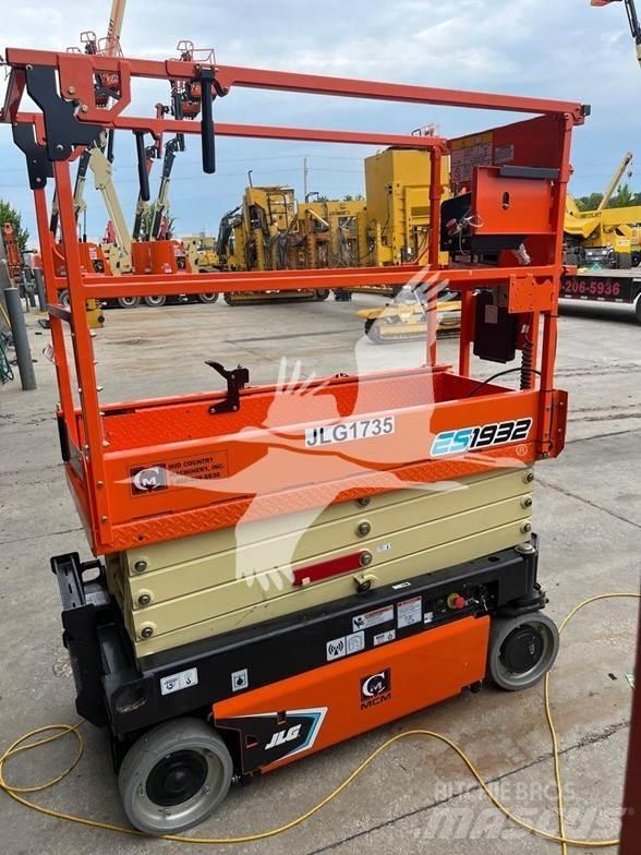 JLG ES1932 Ножничные подъемники