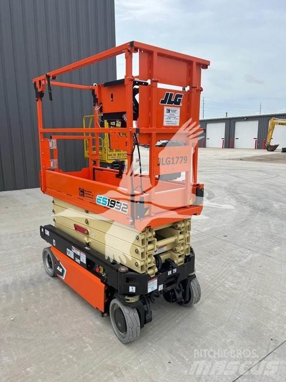 JLG ES1932 Ножничные подъемники