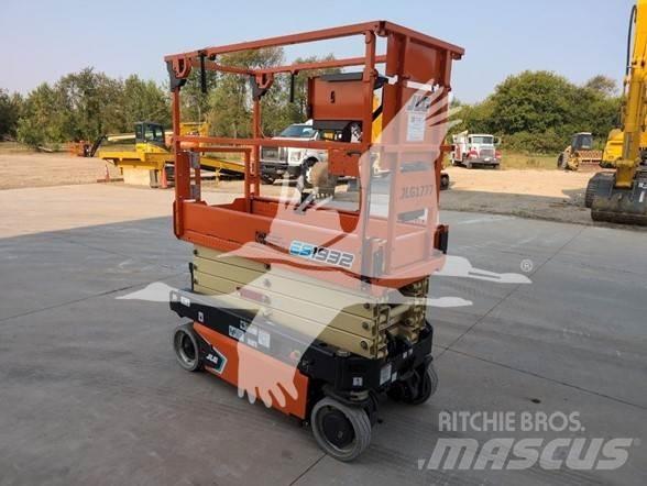 JLG ES1932 Ножничные подъемники