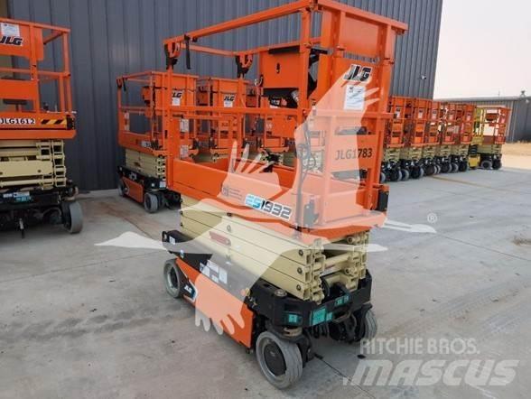JLG ES1932 Ножничные подъемники