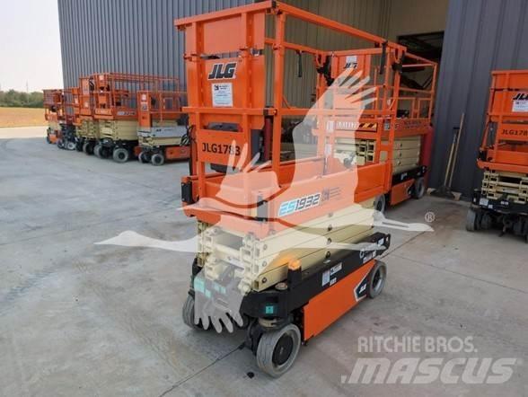 JLG ES1932 Ножничные подъемники
