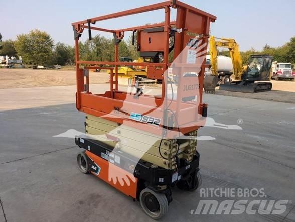 JLG ES1932 Ножничные подъемники