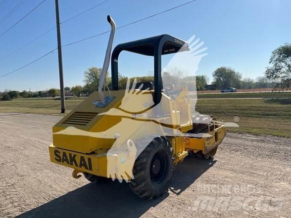Sakai SV204T Грунтовые катки