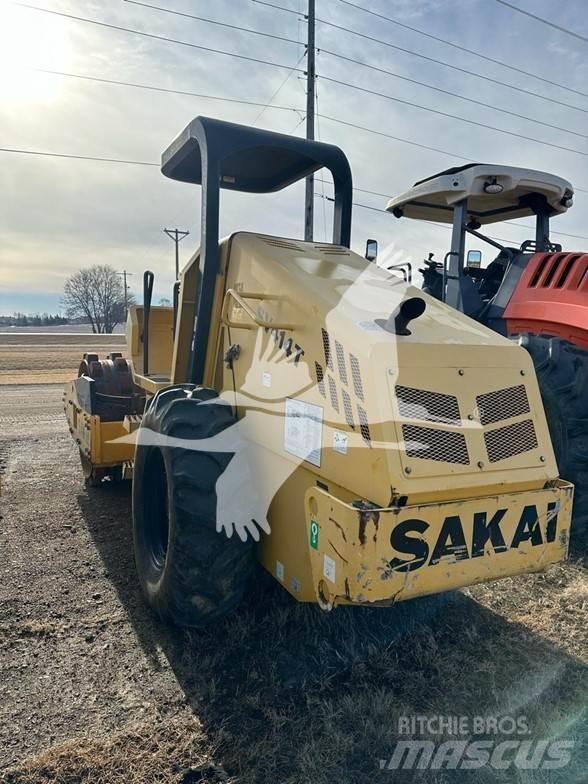 Sakai SV414T Грунтовые катки