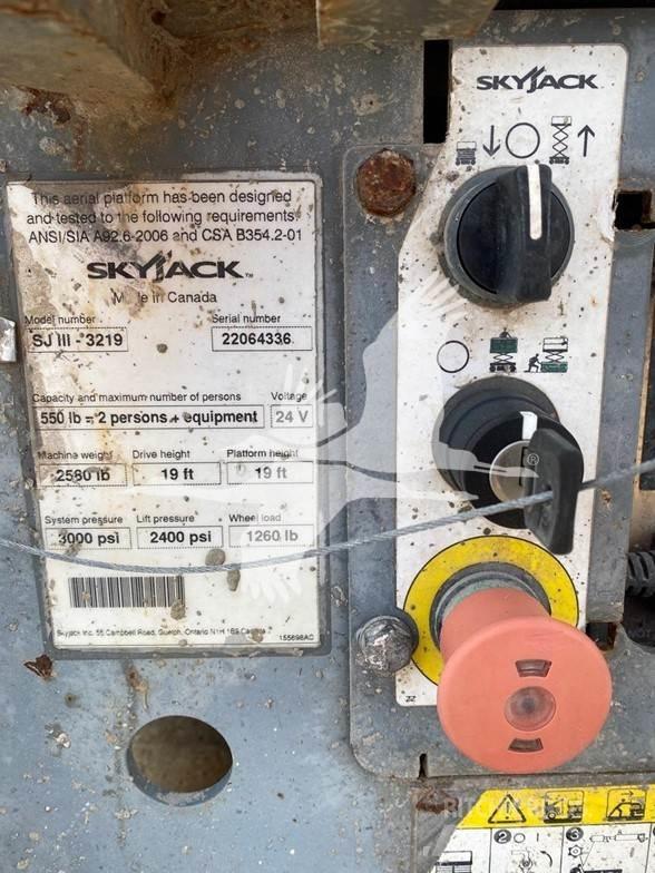 SkyJack SJ3219 Ножничные подъемники