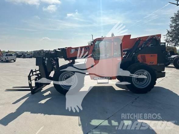 SkyTrak 10054 Телескопические погрузчики
