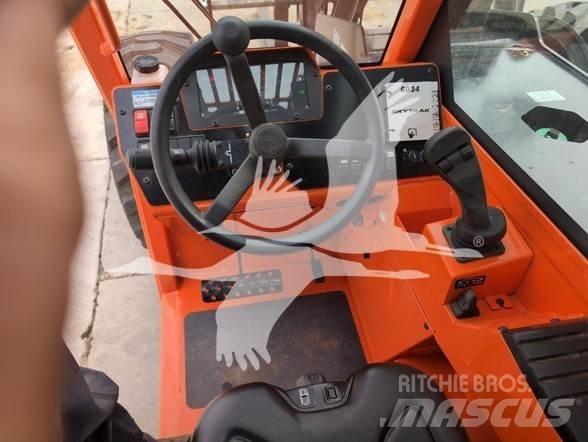 SkyTrak 6034 Телескопические погрузчики
