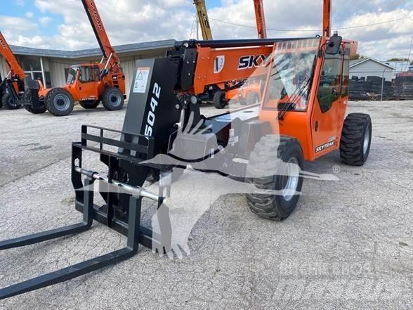 SkyTrak 6042 Телескопические погрузчики