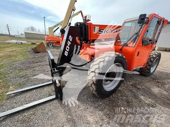 SkyTrak 8042 Телескопические погрузчики