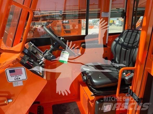 SkyTrak 8042 Телескопические погрузчики