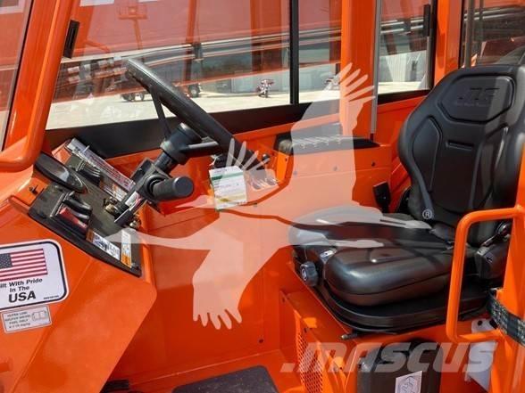 SkyTrak 8042 Телескопические погрузчики