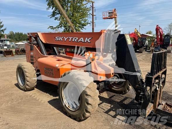 SkyTrak 8042 Телескопические погрузчики