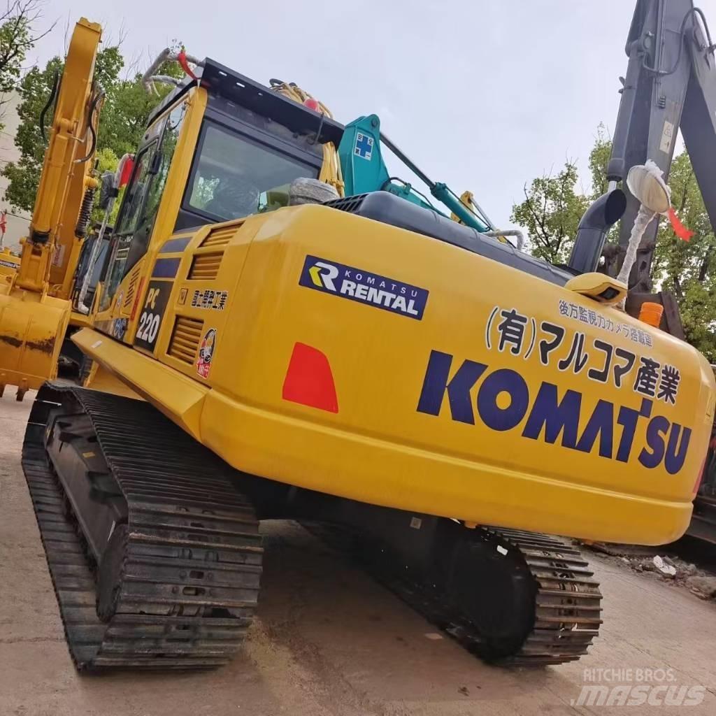Komatsu PC 220 Гусеничные экскаваторы