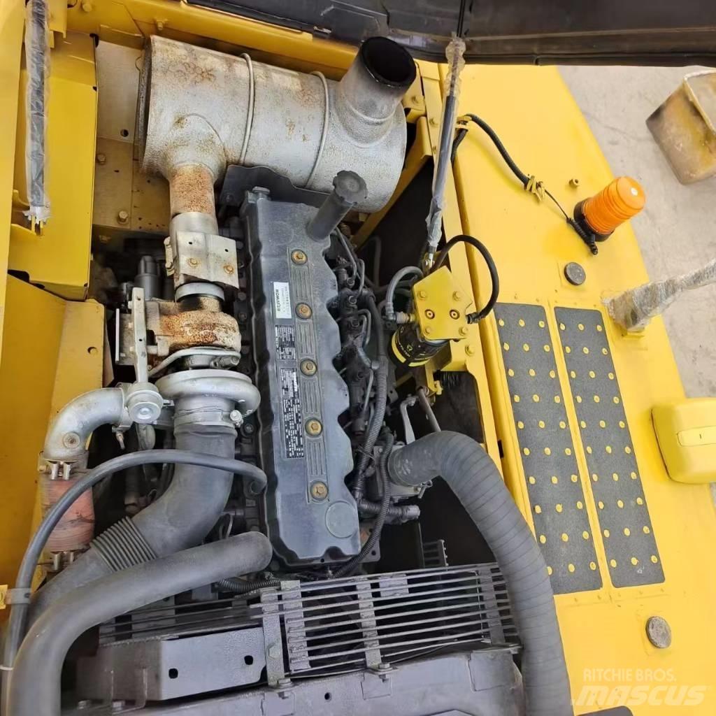Komatsu PC 220 Гусеничные экскаваторы