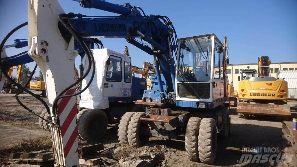 Liebherr A900 Колёсные экскаваторы