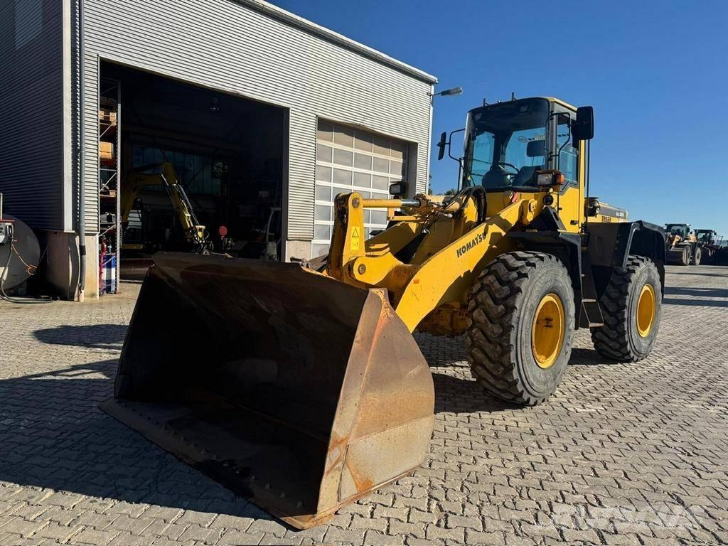 Komatsu WA 320-3H Фронтальные погрузчики