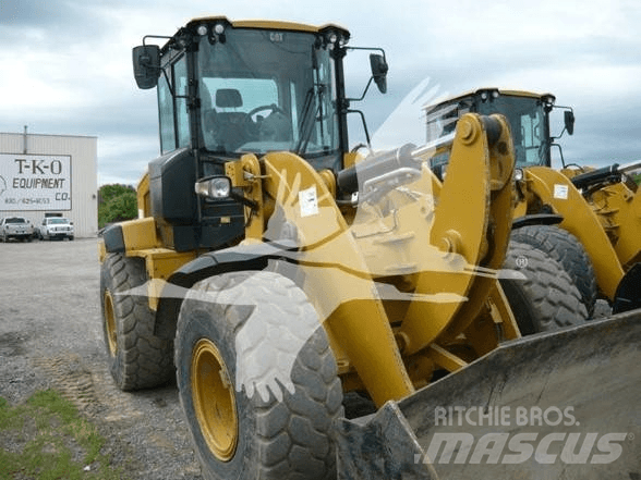 CAT 938M Фронтальные погрузчики