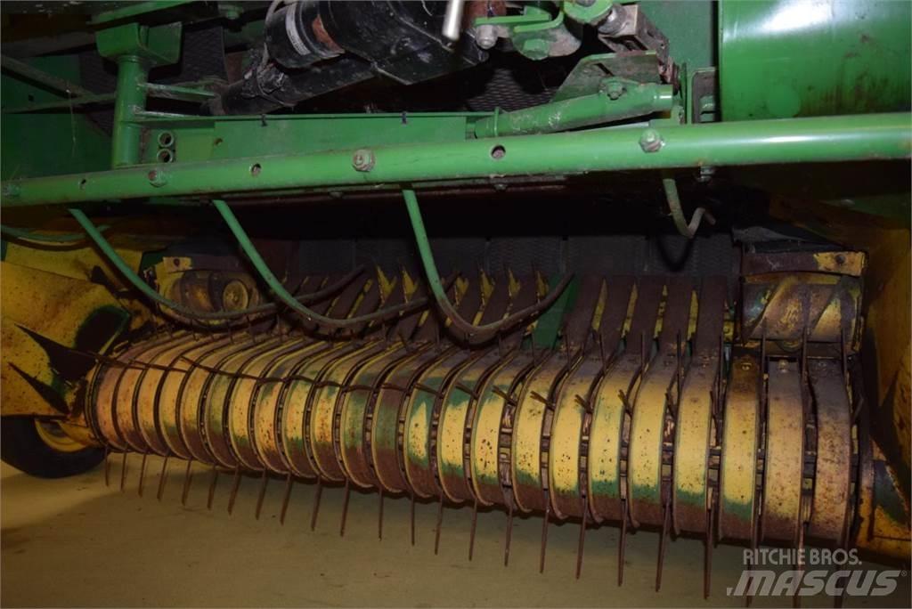 John Deere 580 Рулонные пресс-подборщики
