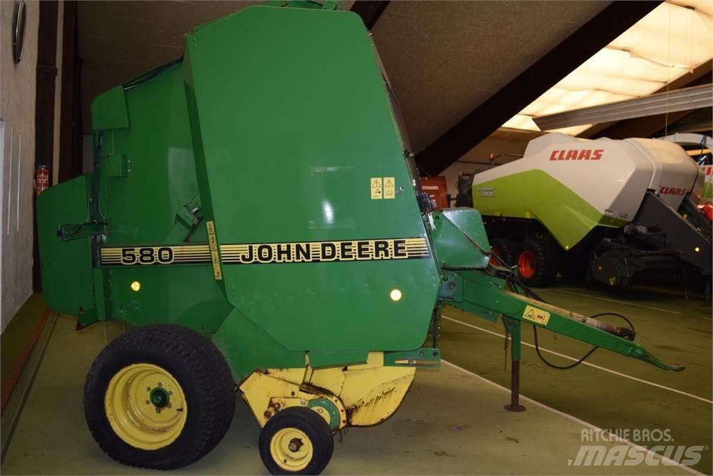 John Deere 580 Рулонные пресс-подборщики