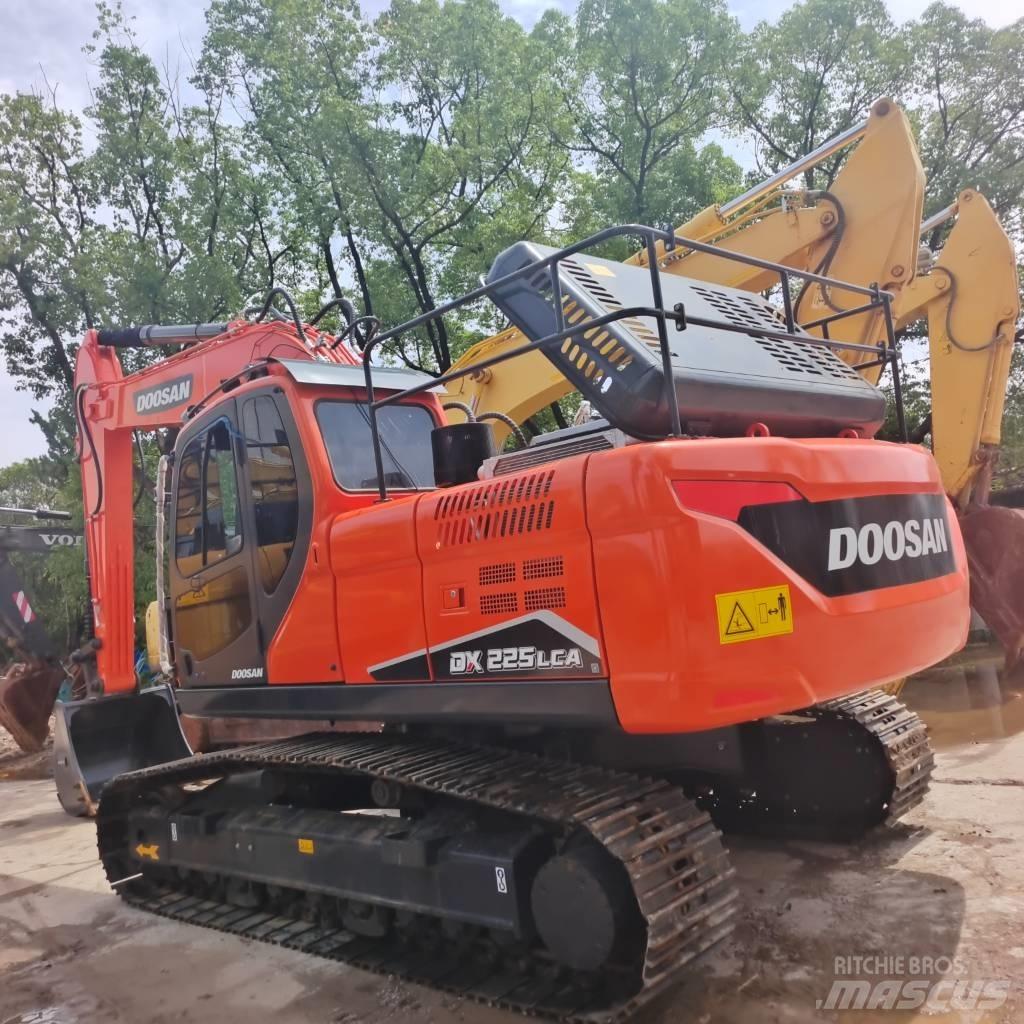 Doosan DX 225 LC Гусеничные экскаваторы