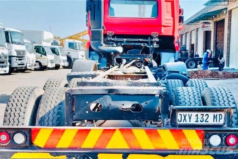 UD CGE 370 8x4 Специальные грузовики