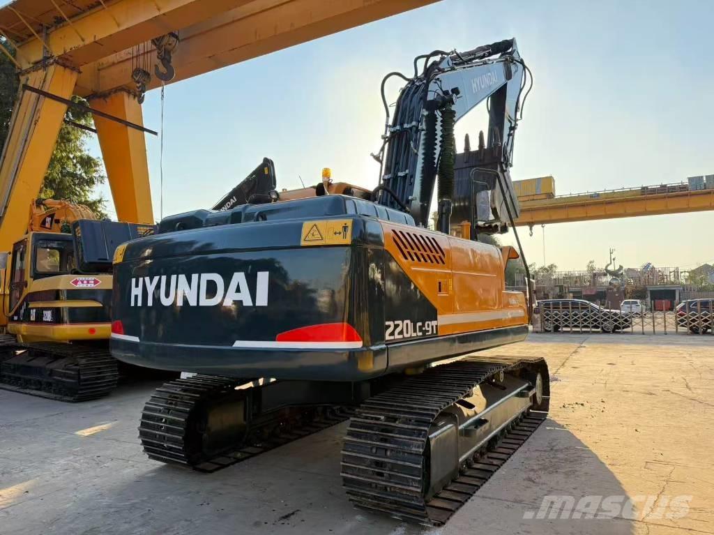 Hyundai R220LC-9S Гусеничные экскаваторы