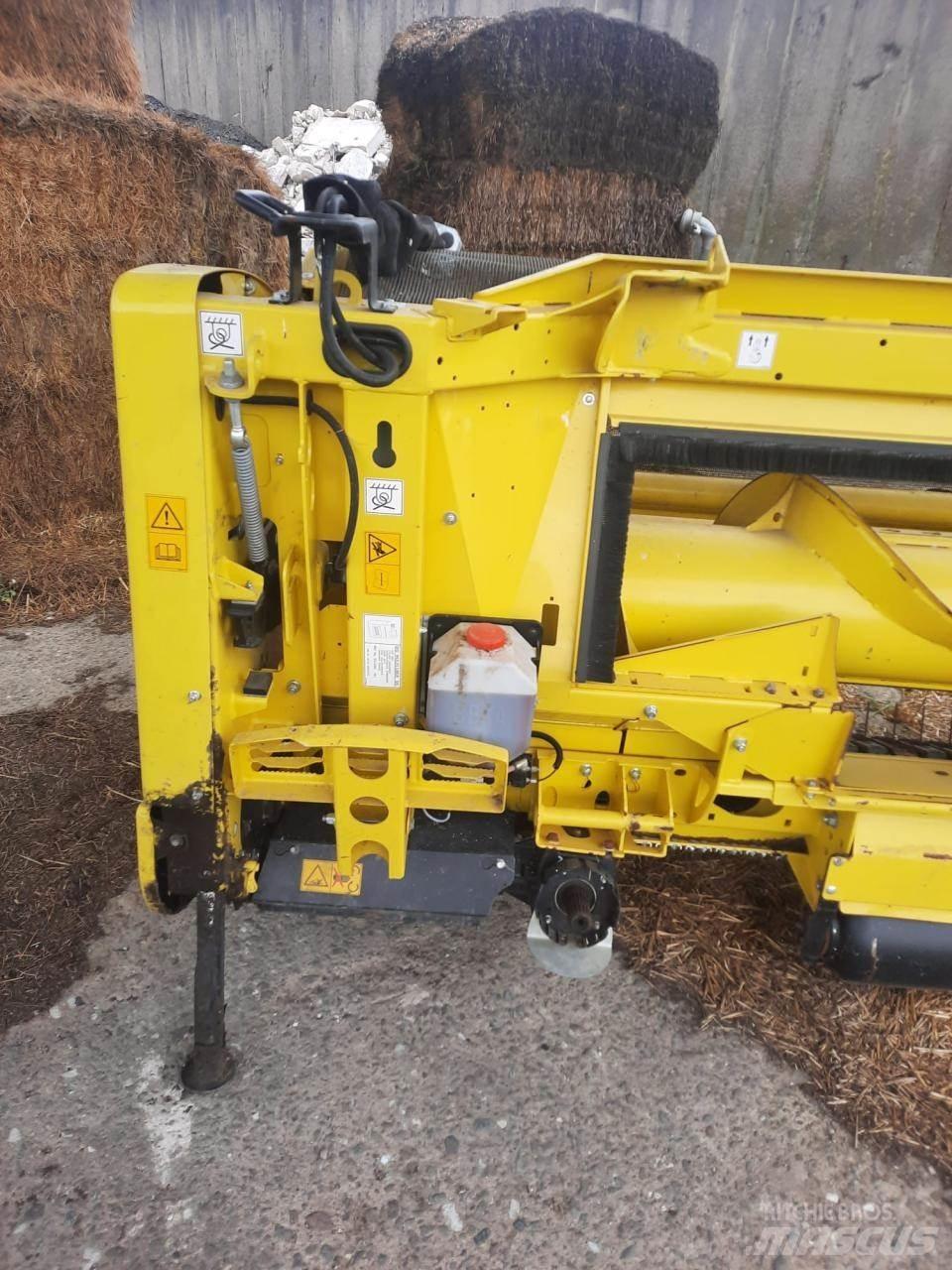 John Deere 8200 i Самоходные кормоуборочные комбайны