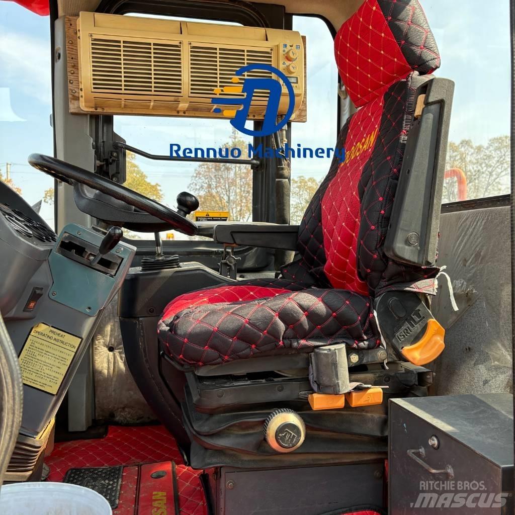 Doosan DL505 Фронтальные погрузчики