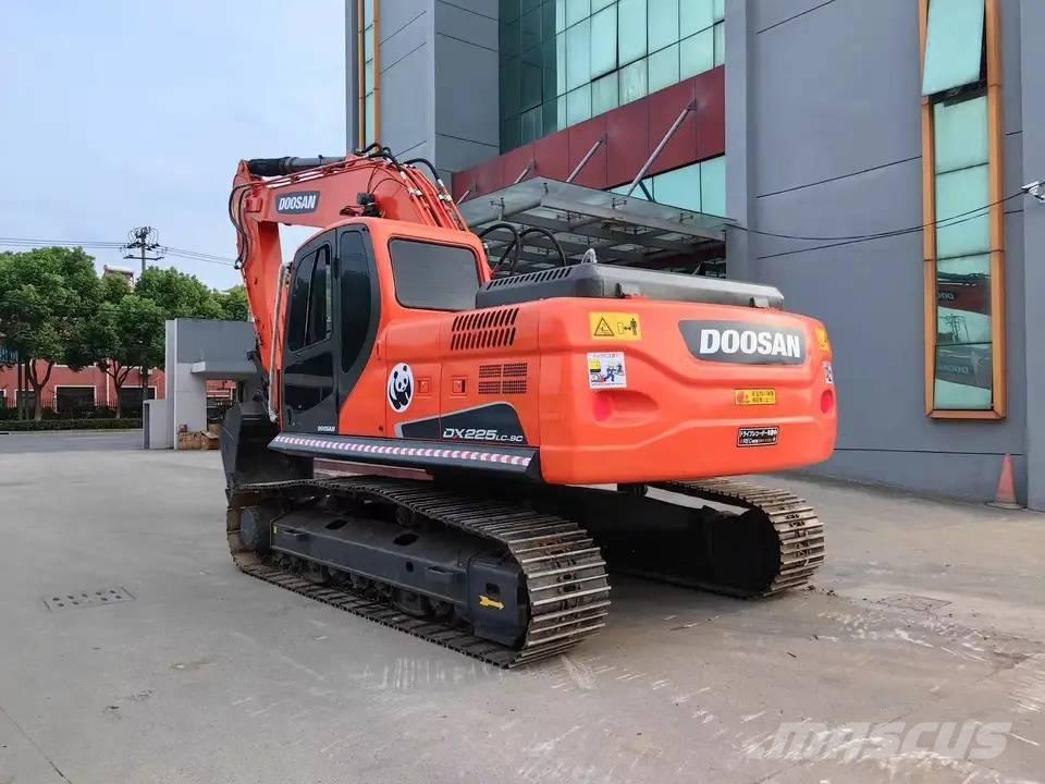 Doosan DX225LC-9C Гусеничные экскаваторы