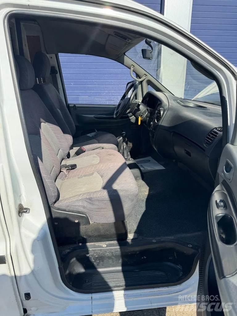 Hyundai H200 Цельнометаллический фургоны