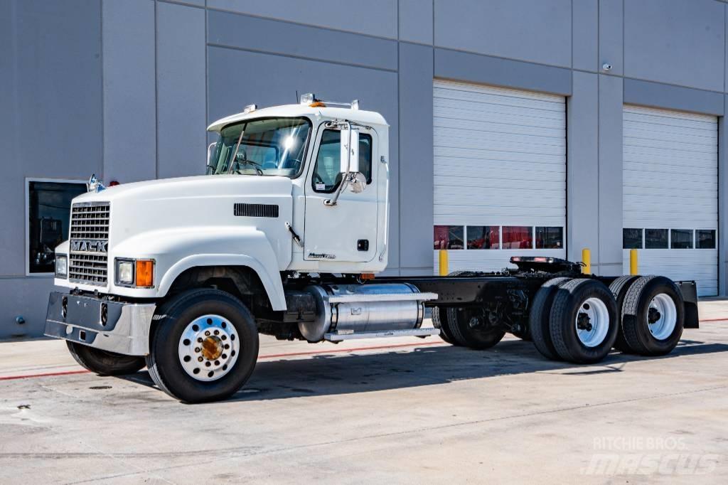 Mack CHN 613 Седельные тягачи